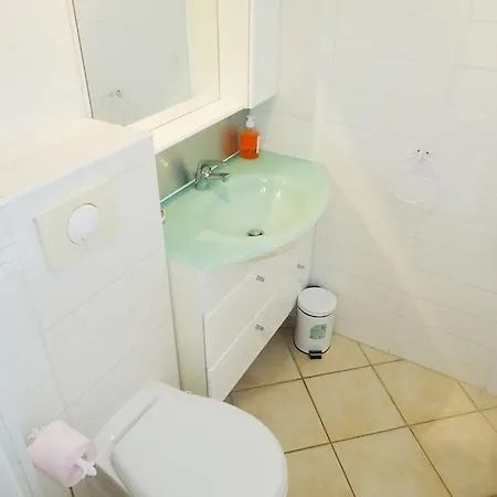 Joli Climatise A 400m Des Commerces