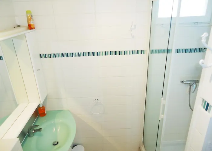 Joli Climatise A 400m Des Commerces